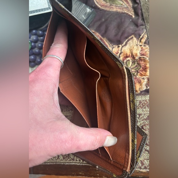 Authentic Louis Vuitton Elise Monogram two sides snap Wallet - Picture 8 of 16